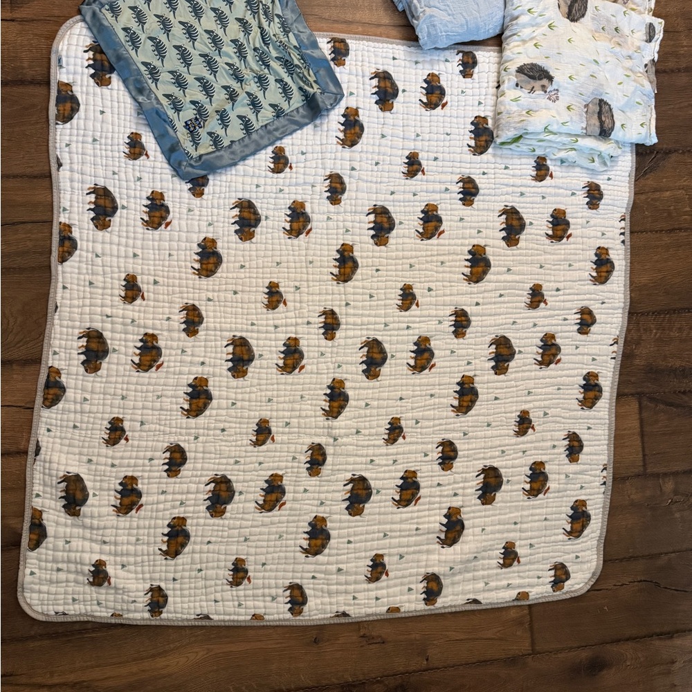 Cozy crib quilt/swaddle bundle
